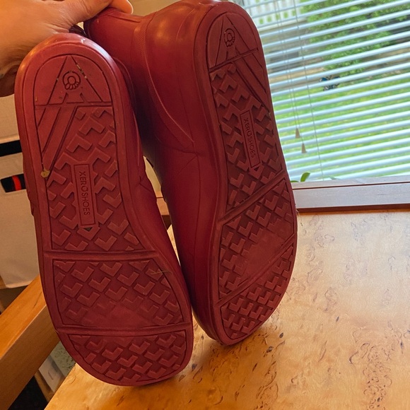 Fuchsia Barefoot Rain Boots - Picture 5 of 5